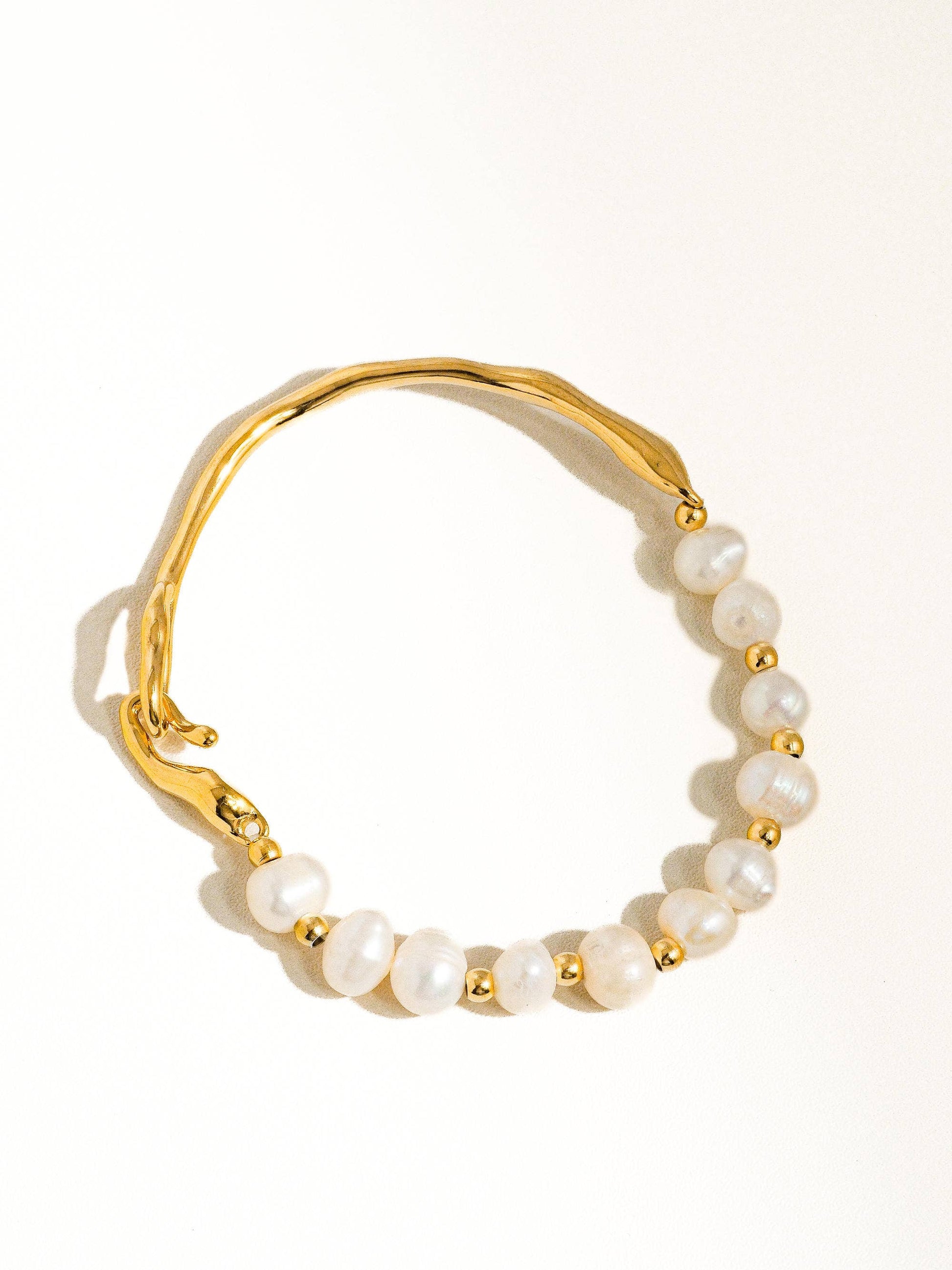 Olivia 18K Gold Plated Non-Tarnish Natural Pearl Gold Bracelet: Yellow Gold