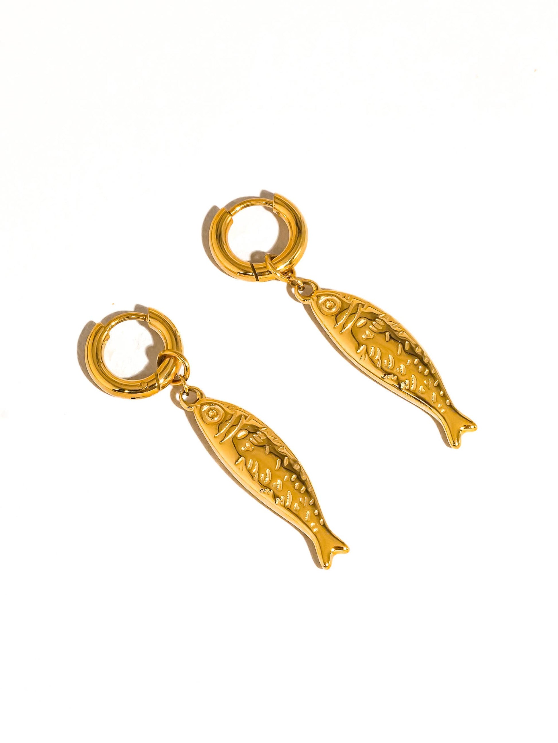 Nibe 18K Gold Plated Non-Tarnish Fish Hoop Earring: Yellow Gold