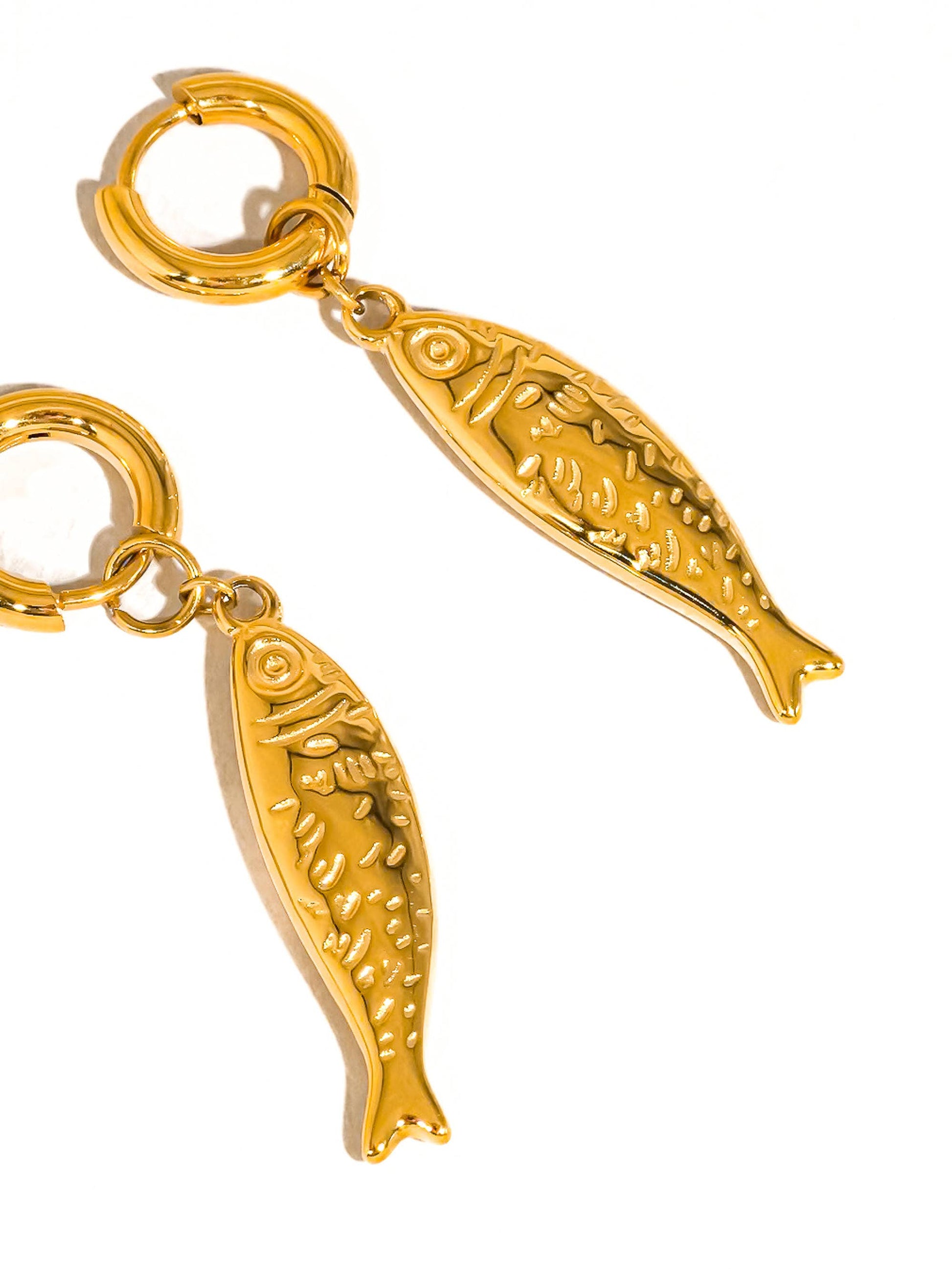 Nibe 18K Gold Plated Non-Tarnish Fish Hoop Earring: Yellow Gold