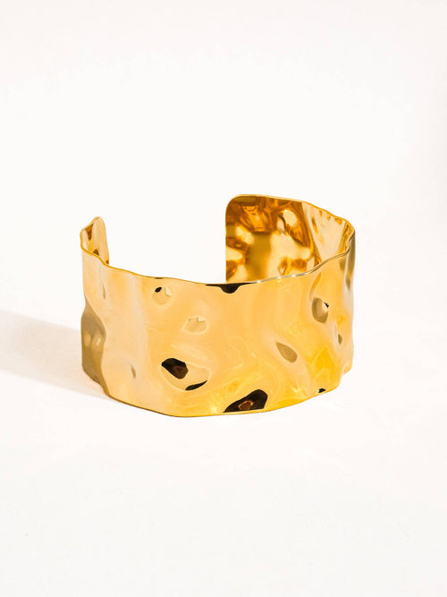 Baiser 18K Gold Plated Non-Tarnish Glam Bold Bangle: Yellow Gold