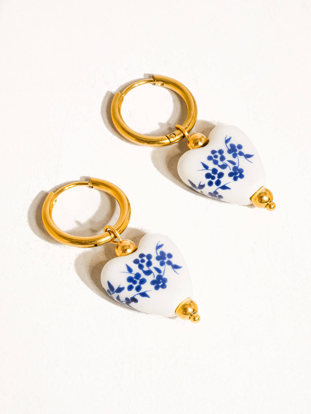 Yun 18K Gold Plated Non-Tarnish Ceramic Floral Heart Earring: Blue