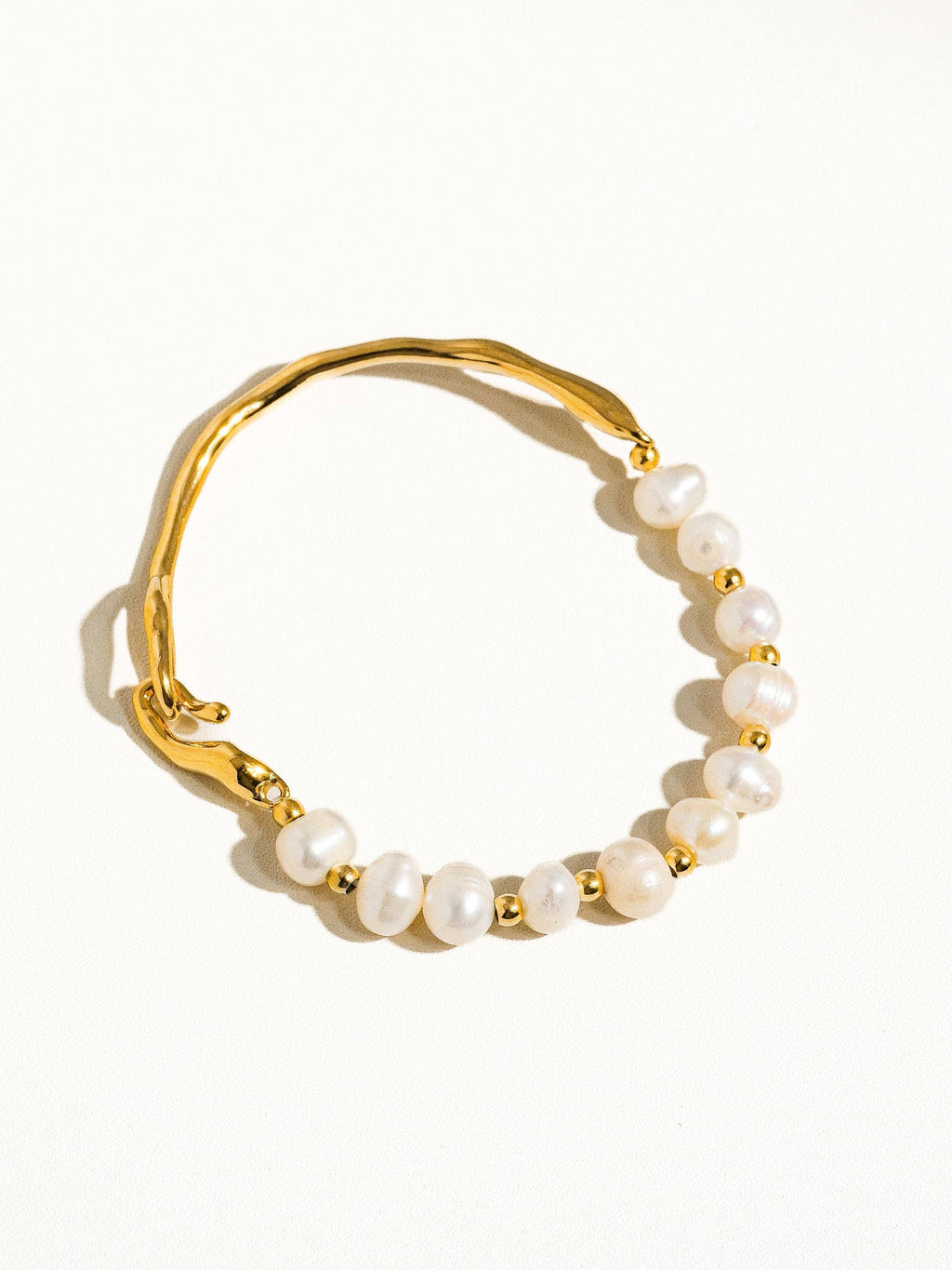 Olivia 18K Gold Plated Non-Tarnish Natural Pearl Gold Bracelet: Yellow Gold