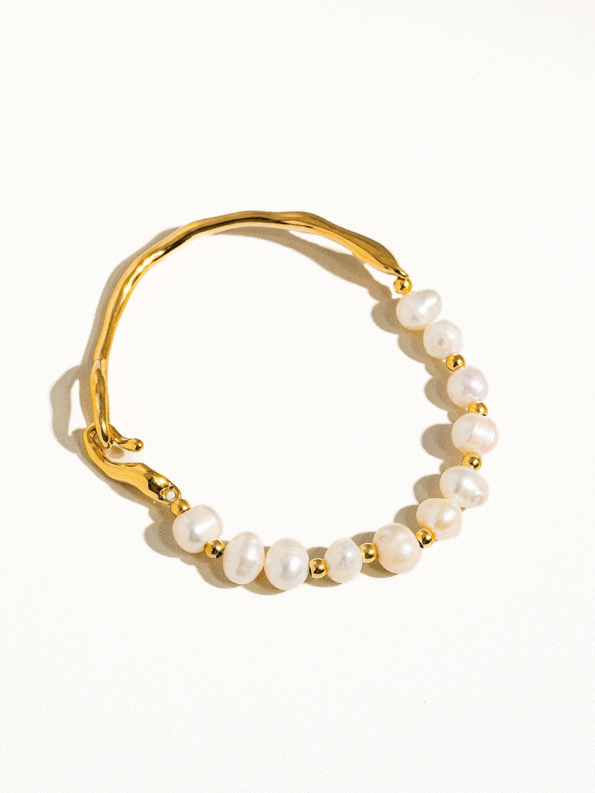 Olivia 18K Gold Plated Non-Tarnish Natural Pearl Gold Bracelet: Yellow Gold