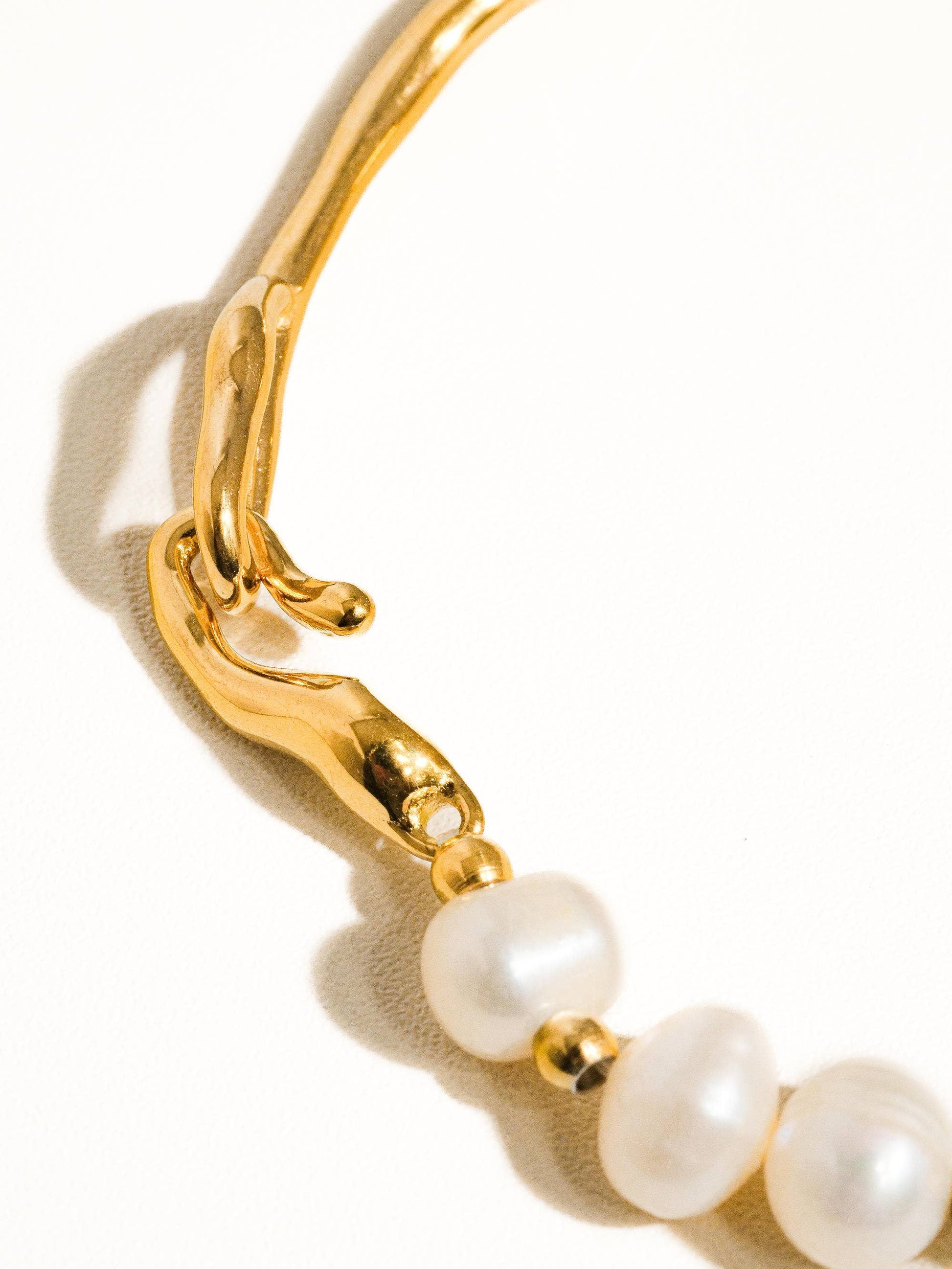 Olivia 18K Gold Plated Non-Tarnish Natural Pearl Gold Bracelet: Yellow Gold