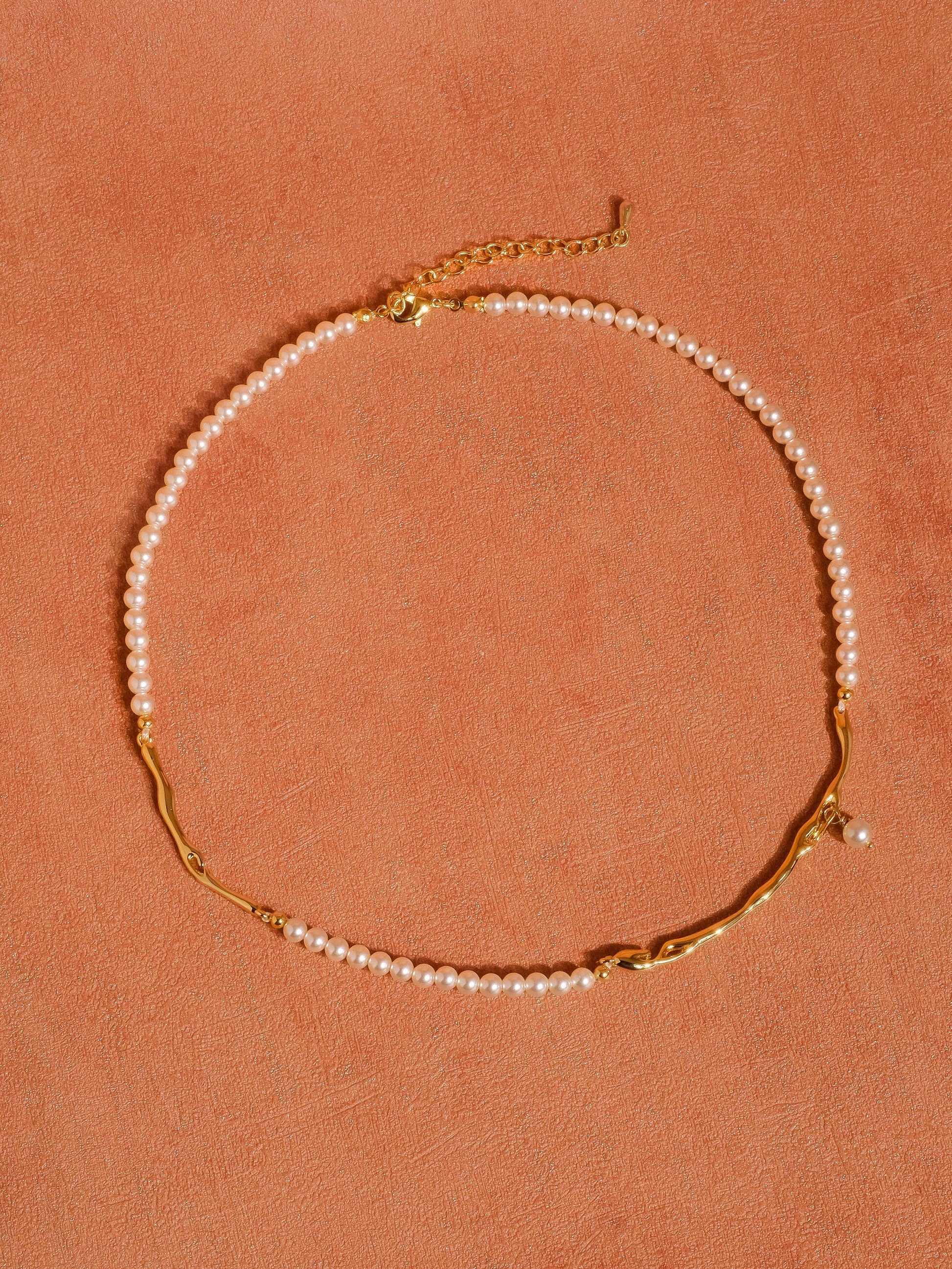Maylis 18K Gold Plated Classic Pearl Necklace: Yellow Gold