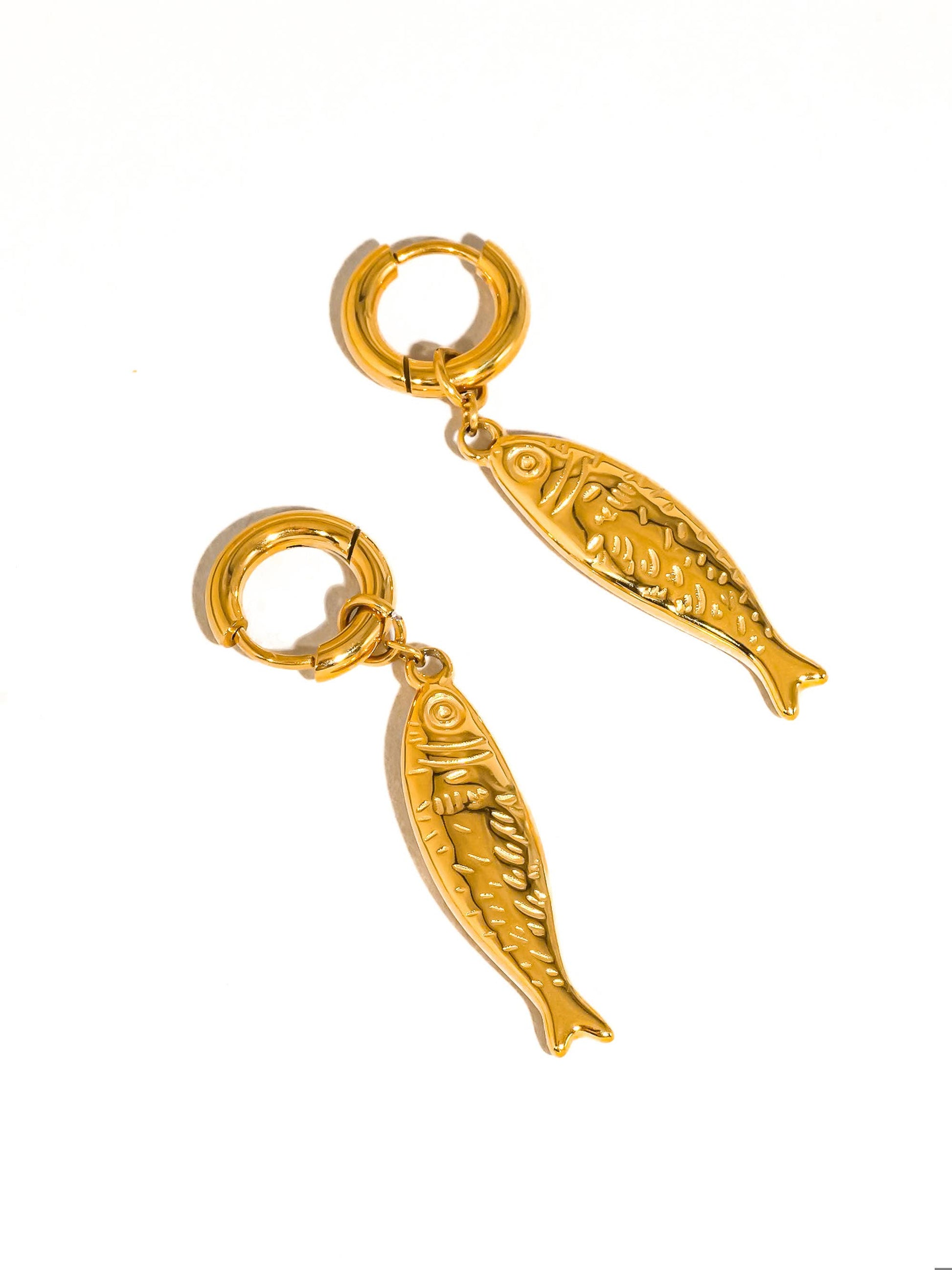 Nibe 18K Gold Plated Non-Tarnish Fish Hoop Earring: Yellow Gold